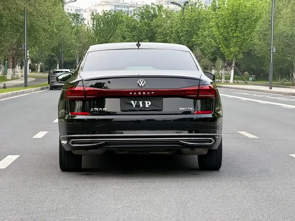 Volkswagen Passat — фото 6