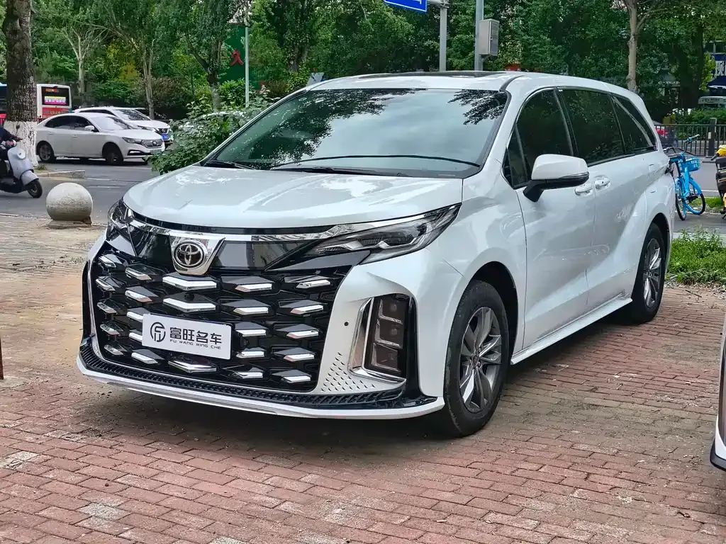 Toyota Sienna 2025 из CN, фото 1