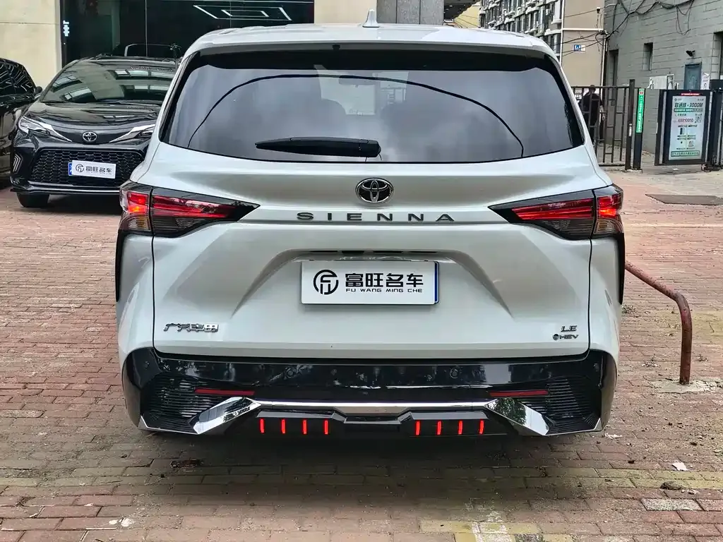Toyota Sienna 2025 из CN, фото 10