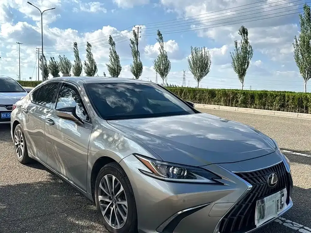 Lexus ES — фото 9