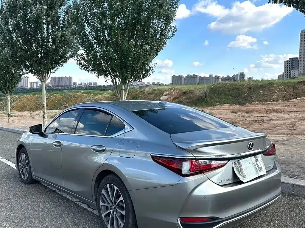Lexus ES — фото 7