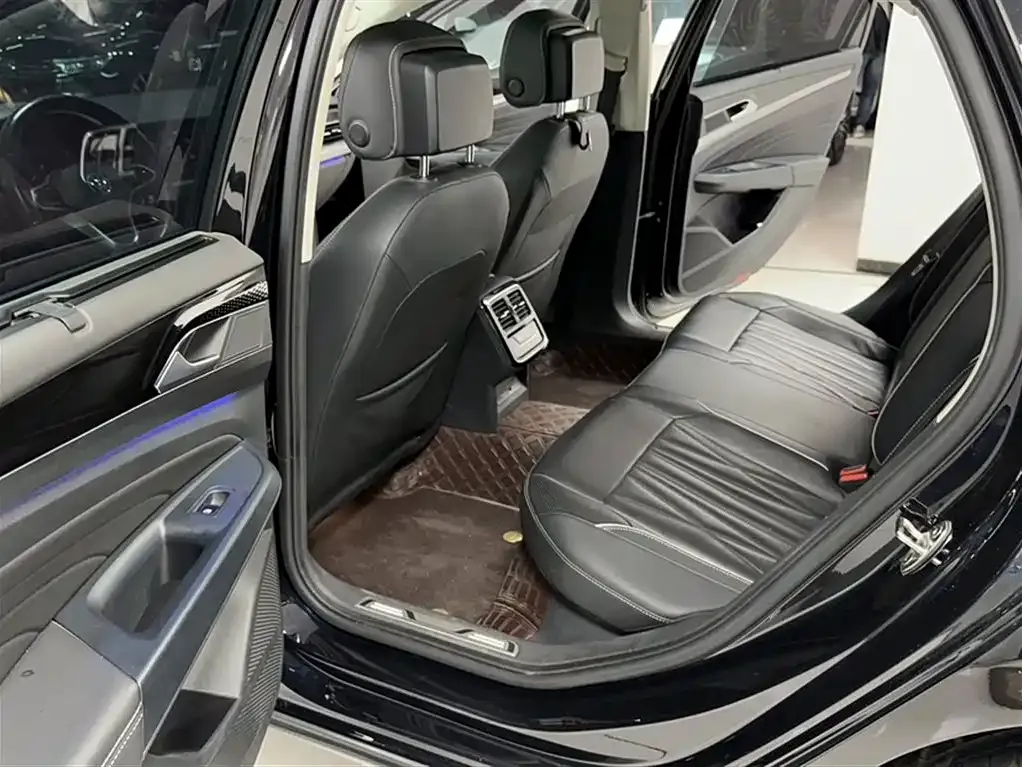 Volkswagen Passat — фото 8