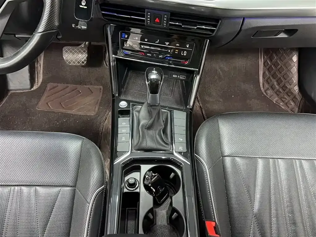 Volkswagen Passat — фото 9