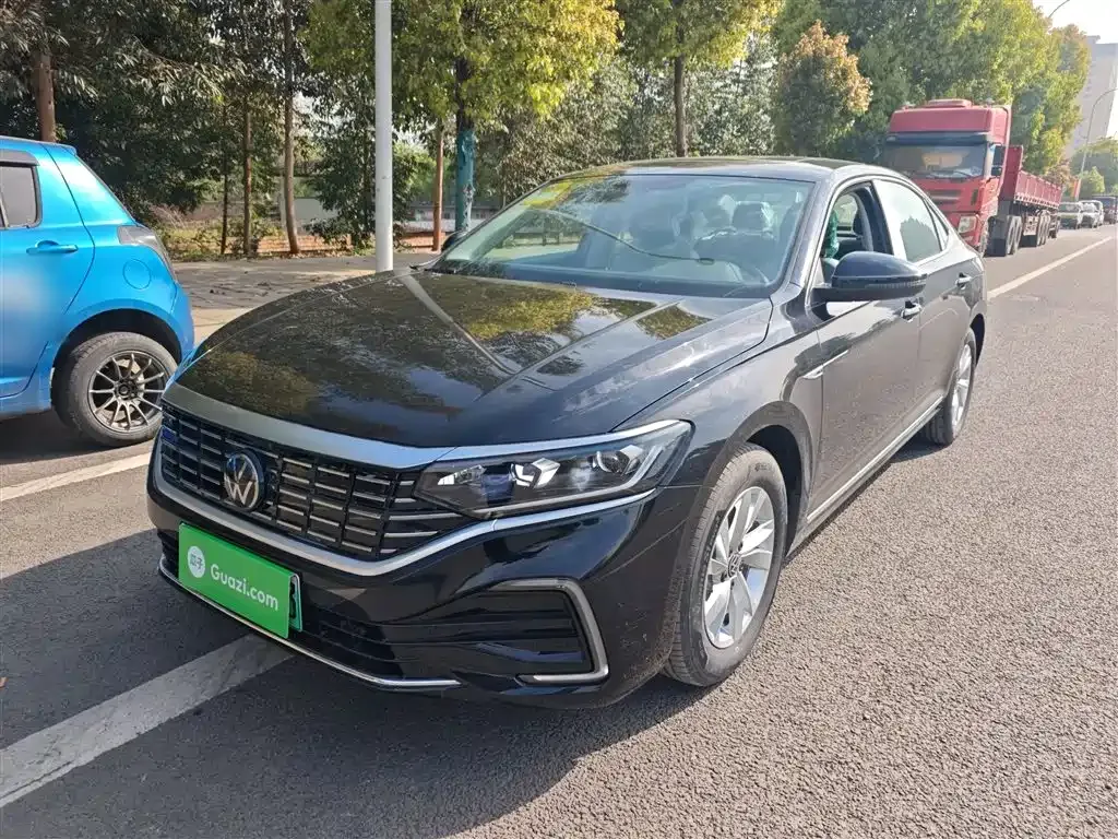 Volkswagen Passat New Energy — фото 10