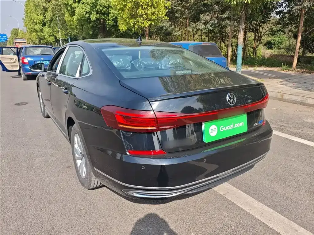 Volkswagen Passat New Energy — фото 7