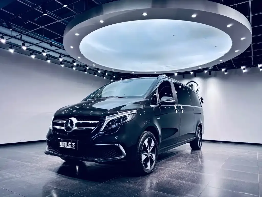 Mercedes-Benz V-Class — фото 1