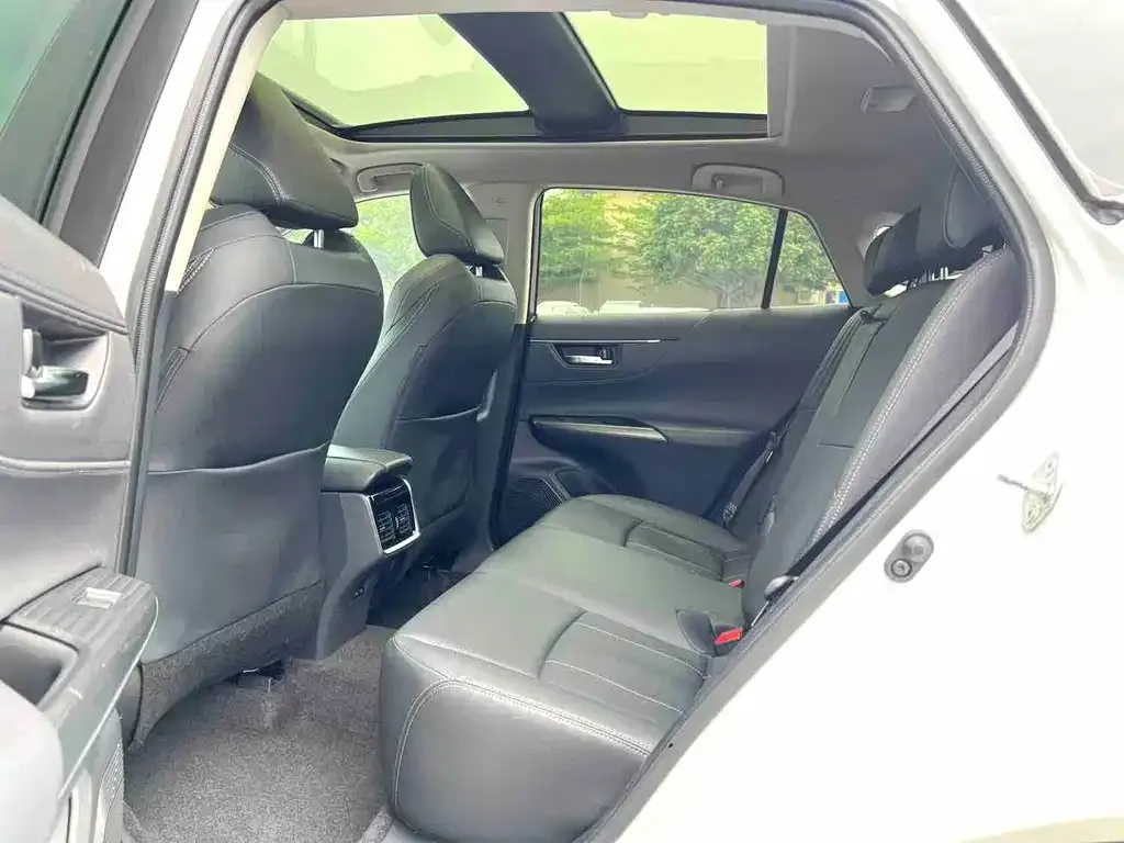 Toyota Harrier 2022 из CN, фото 4
