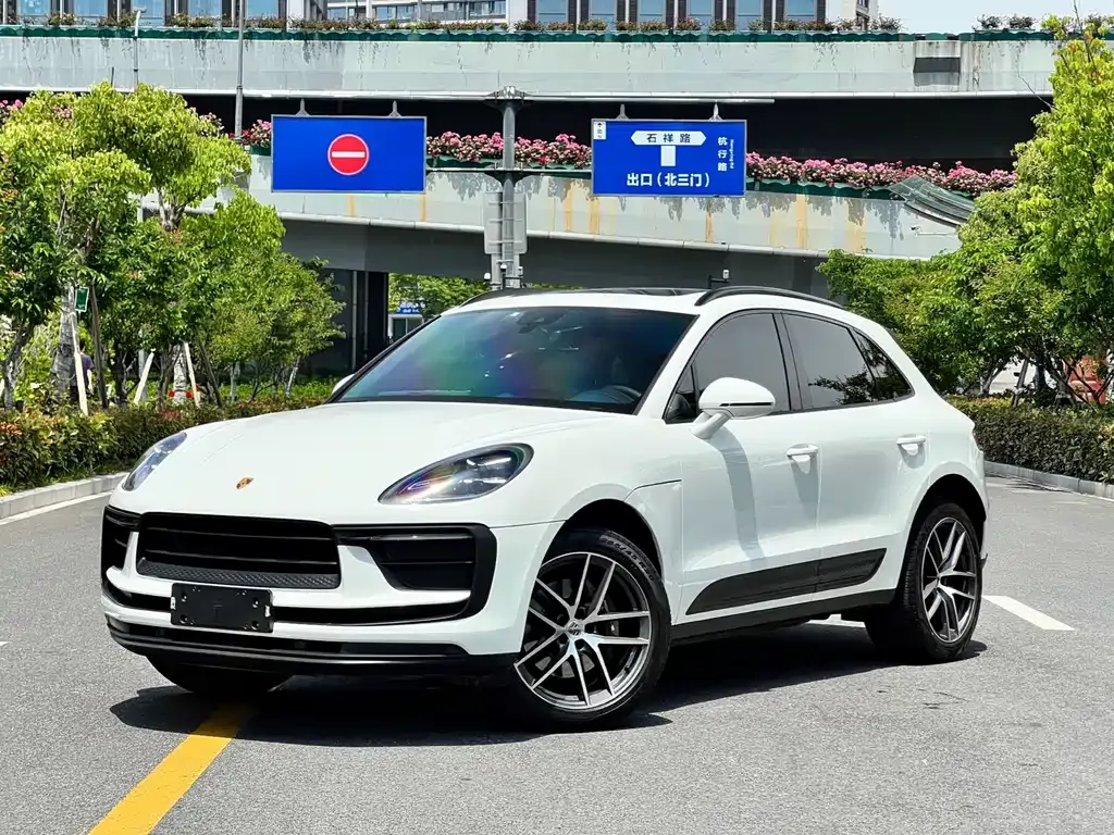 Porsche Macan — фото 1