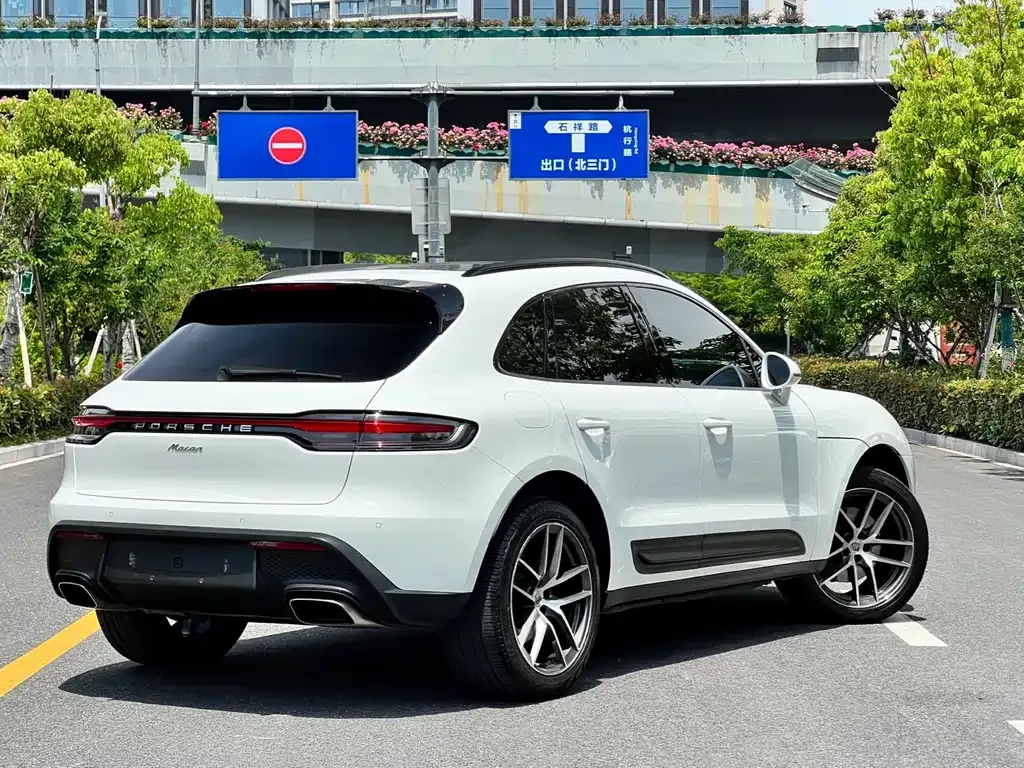 Porsche Macan — фото 6