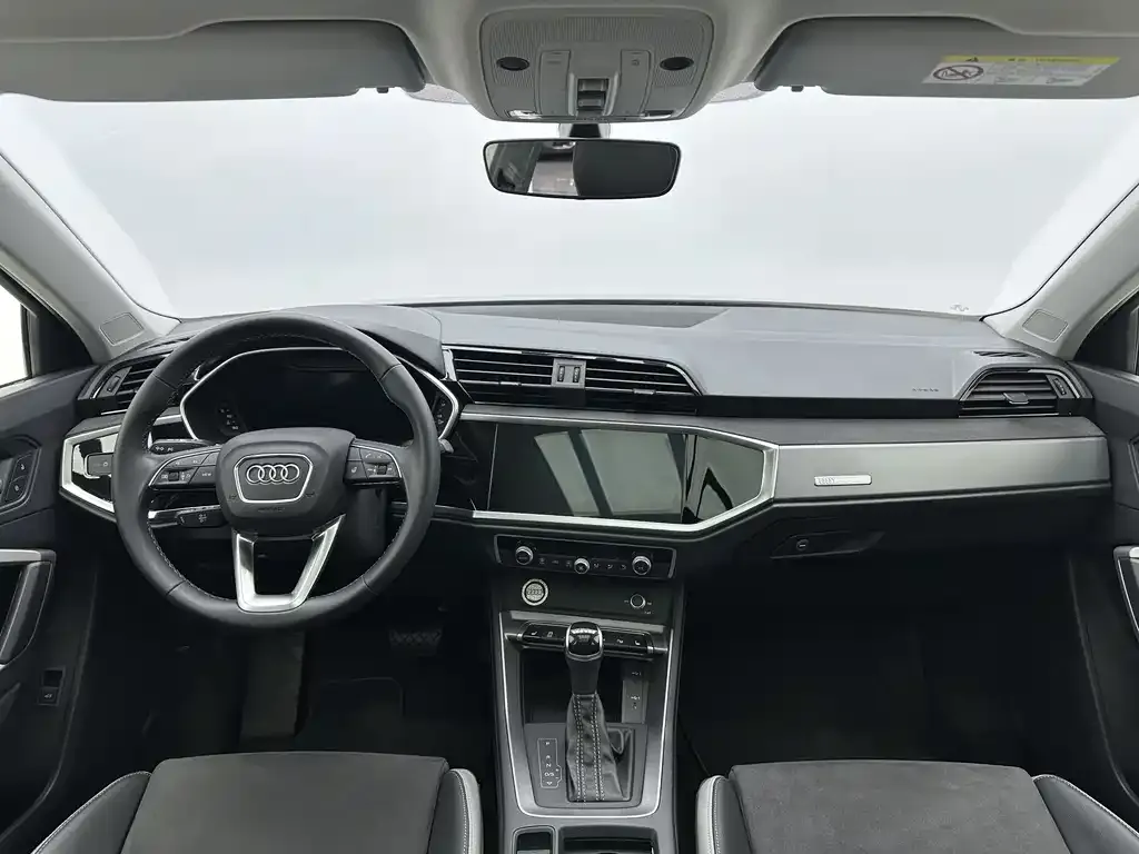 Audi Q3 — фото 10