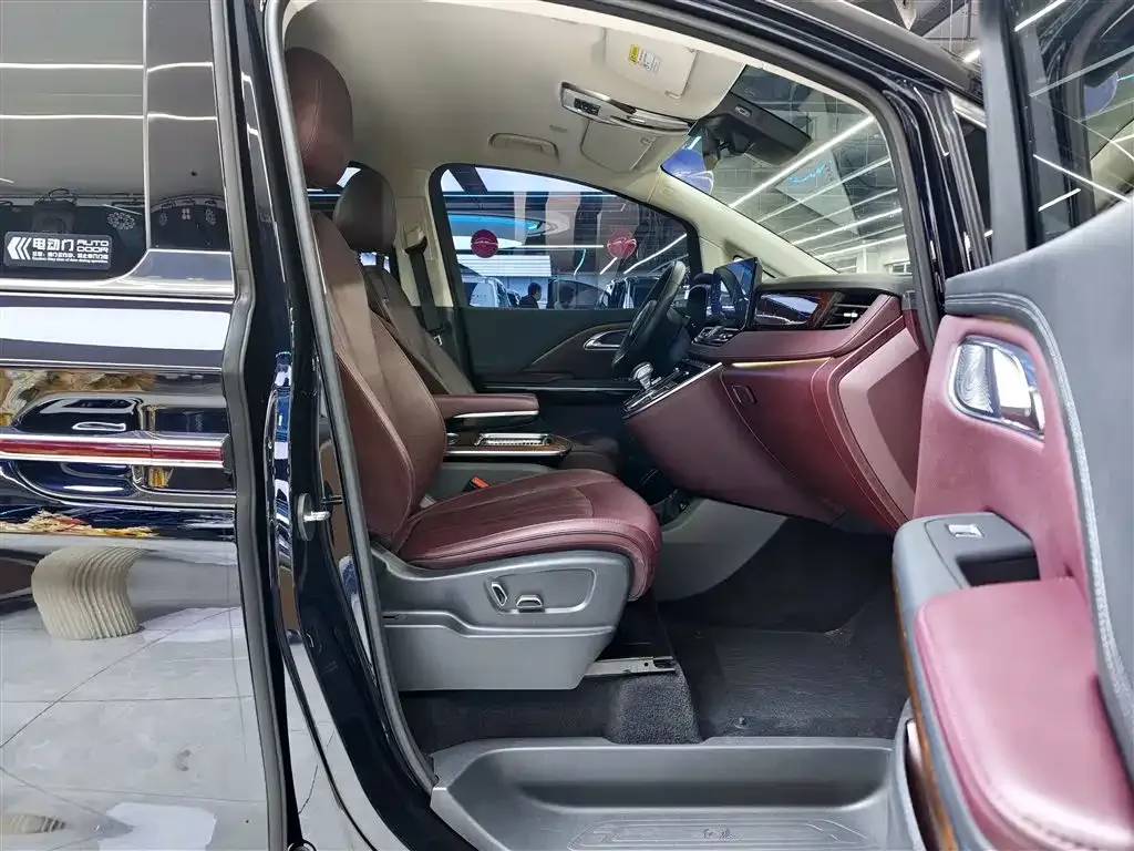 Hongqi HQ9 2023 из CN, фото 6