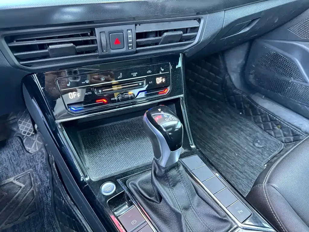 Volkswagen Passat 2022 из CN, фото 7