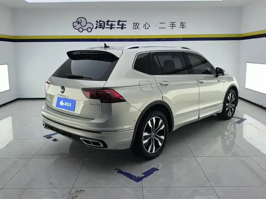 Volkswagen Tiguan L — фото 10