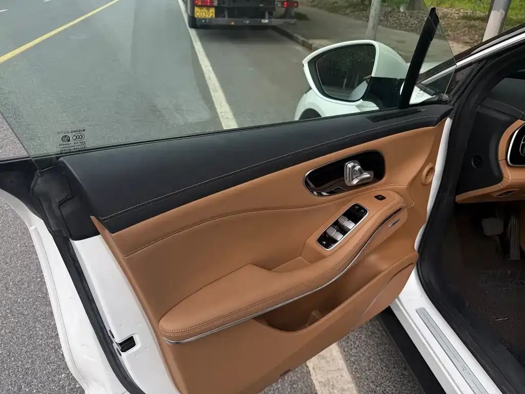 Roewe Feifan R7 2024 из CN, фото 6