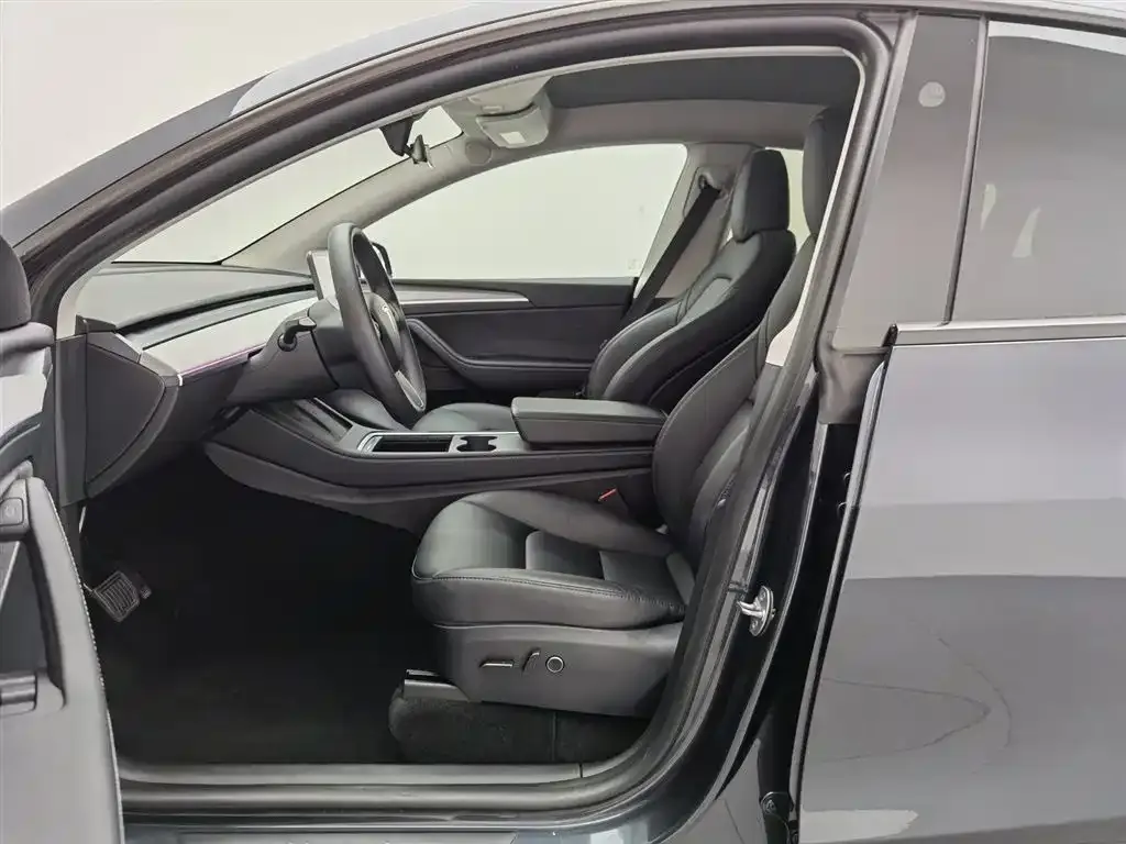 Tesla Model Y 2024 из CN, фото 5