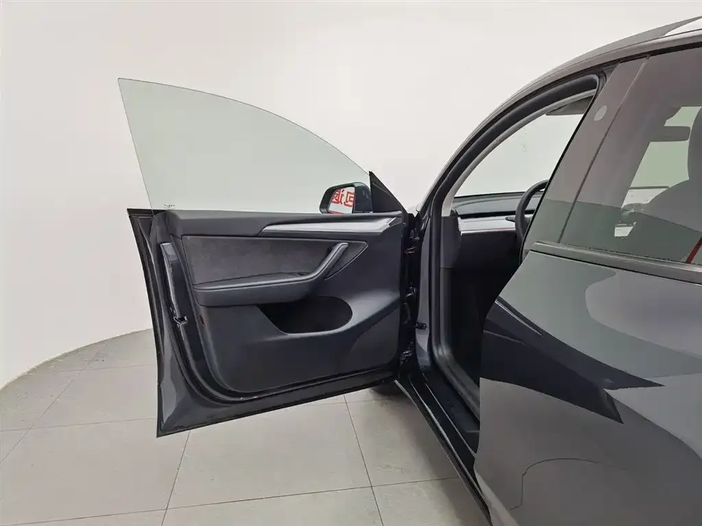Tesla Model Y 2024 из CN, фото 3