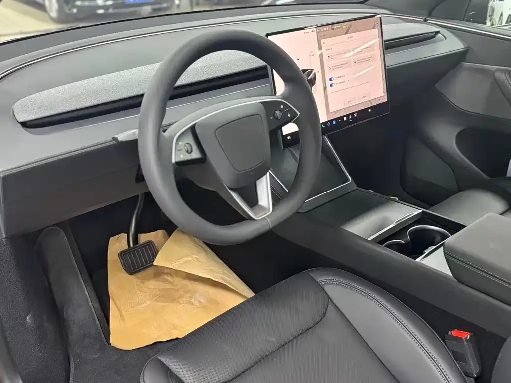 Tesla Model Y — фото 5