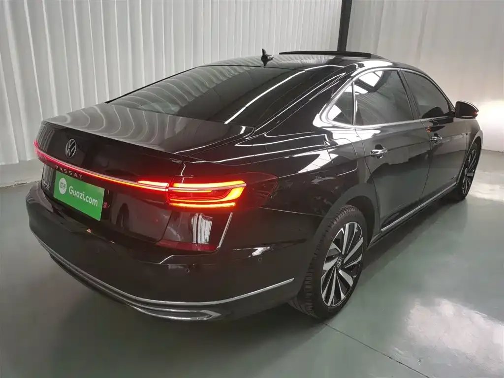 Volkswagen Passat — фото 7