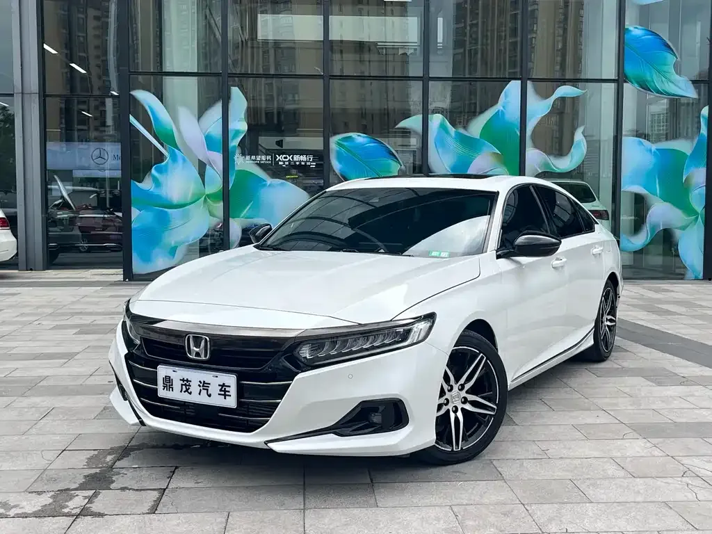 Honda Accord — фото 1