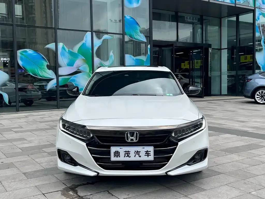 Honda Accord — фото 8