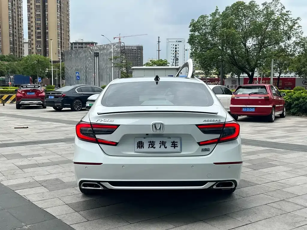 Honda Accord — фото 5