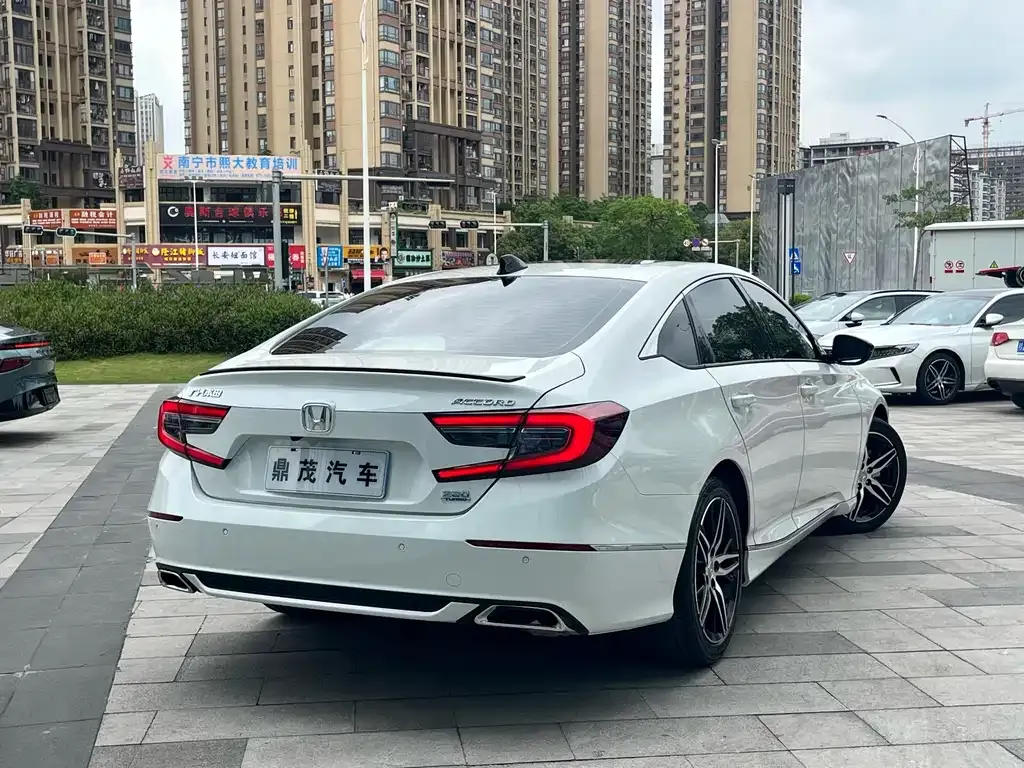 Honda Accord — фото 4