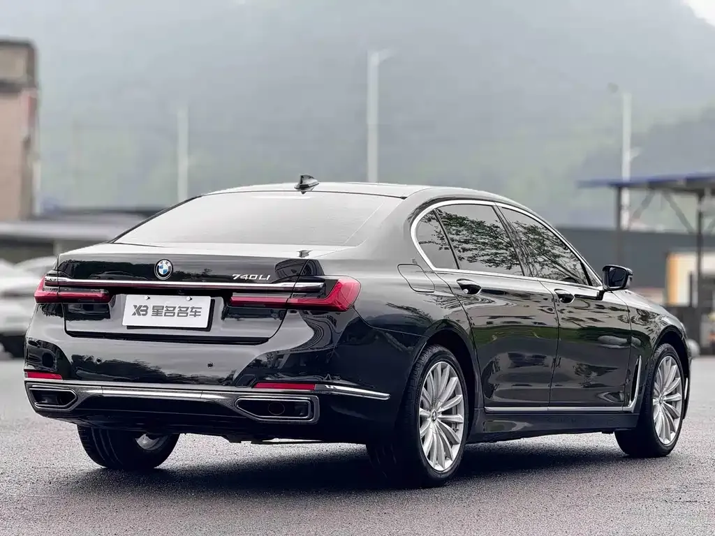 BMW 7 Series — фото 5
