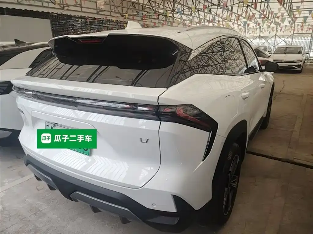 Geely Galaxy L7 — фото 10