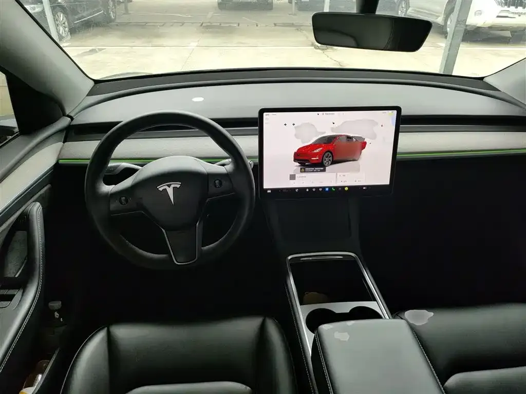 Tesla Model Y — фото 6