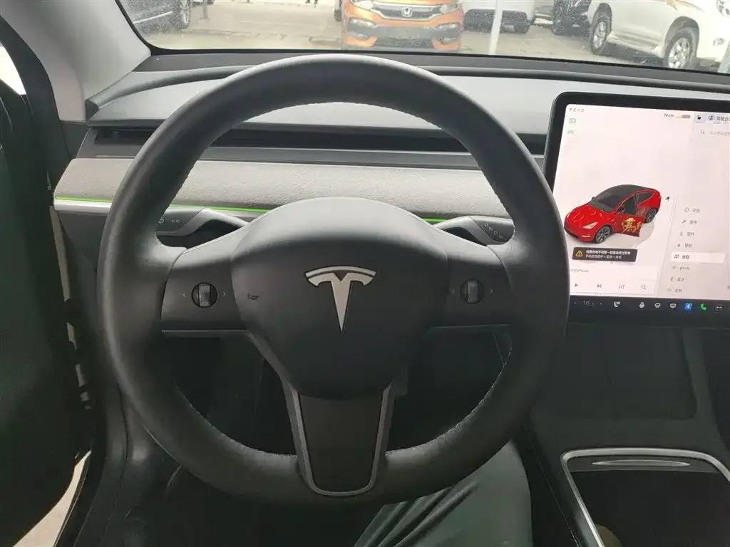 Tesla Model Y — фото 7
