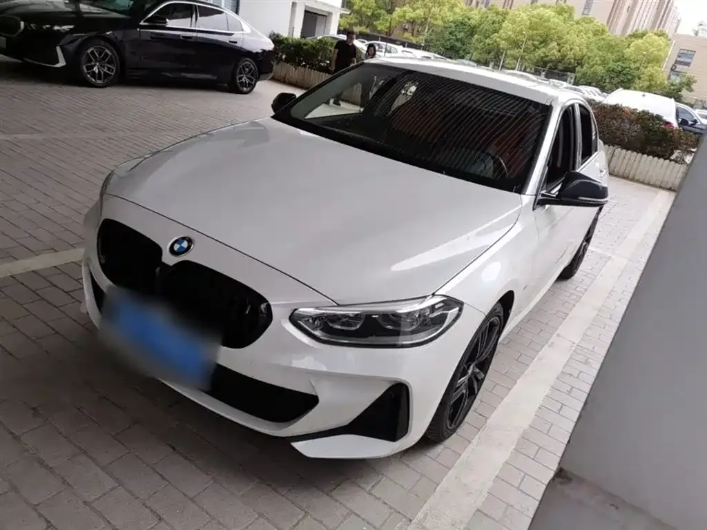 BMW 1 Series — фото 1
