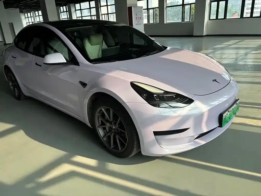 Tesla Model 3 — фото 3