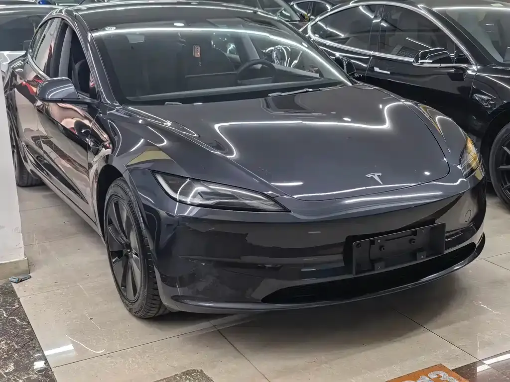 Tesla Model 3 — фото 8