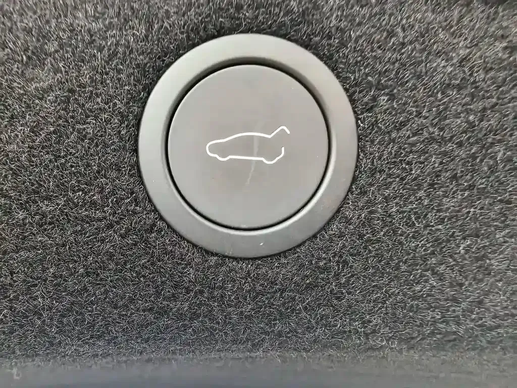 Tesla Model 3 — фото 7