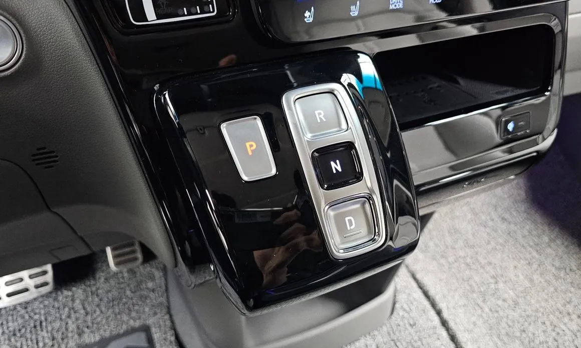 Hyundai Staria — фото 3