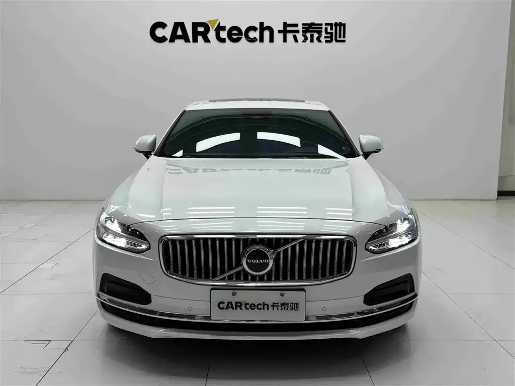 Volvo S90 — фото 1
