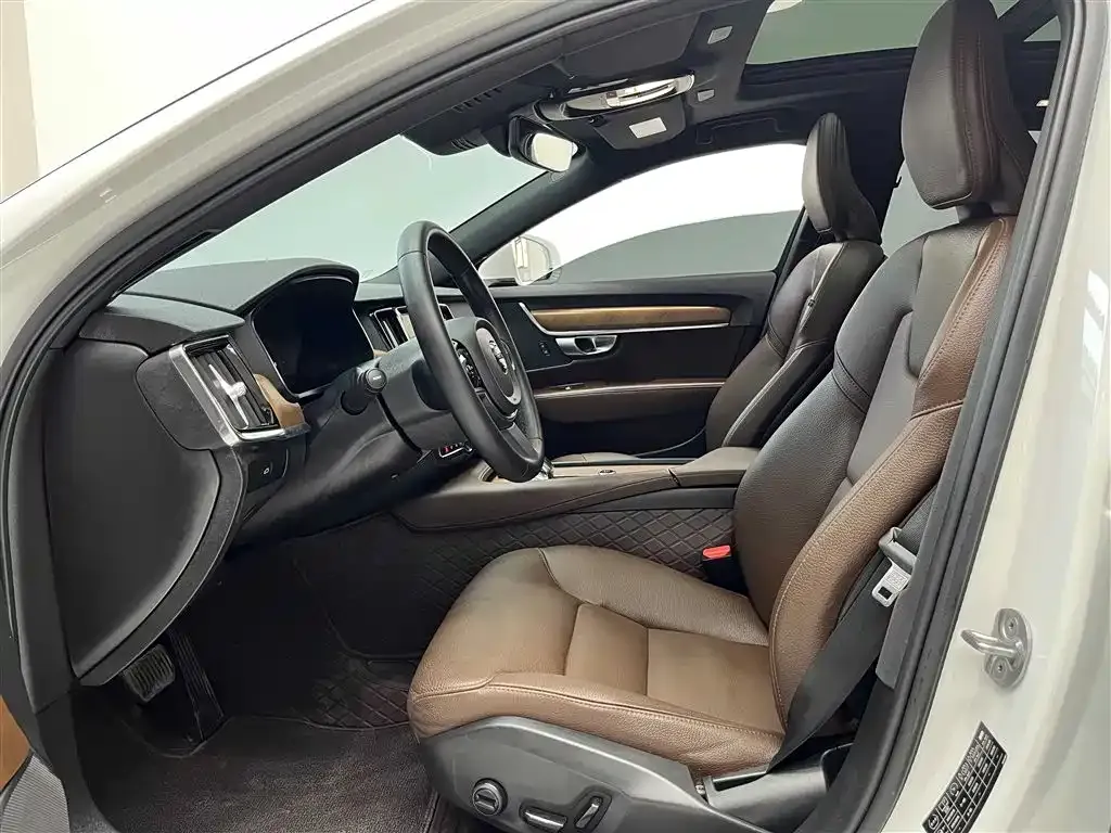 Volvo S90 — фото 10
