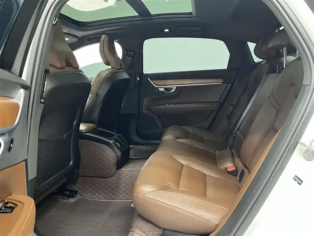 Volvo S90 — фото 9