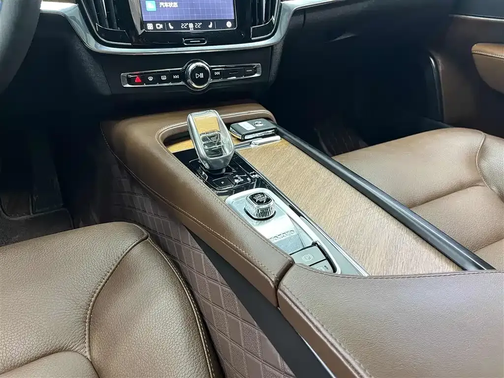 Volvo S90 — фото 3