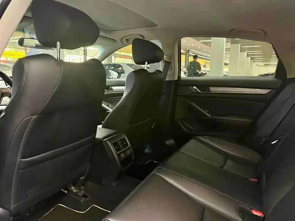 Honda Accord 2023 из CN, фото 2