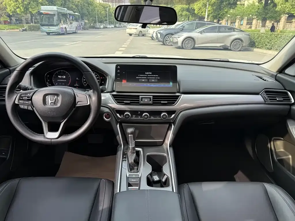 Honda Accord — фото 3