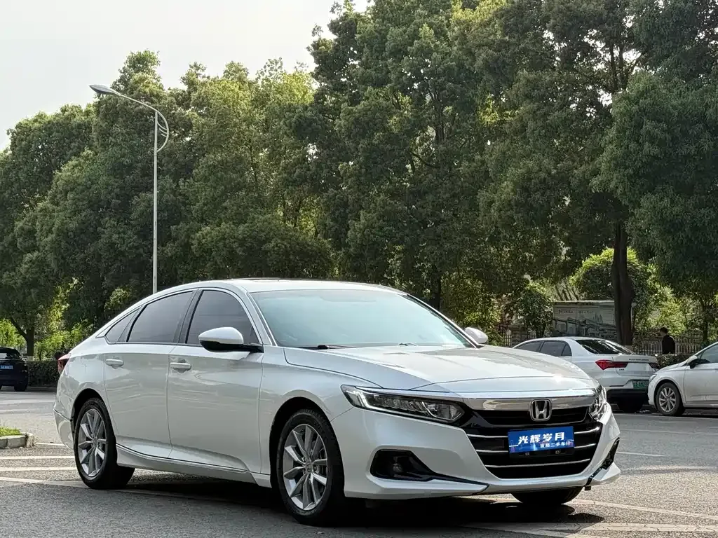 Honda Accord — фото 10