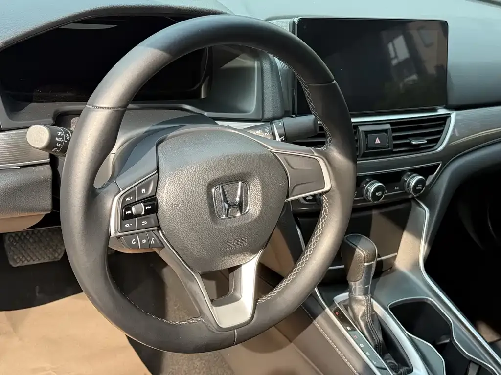Honda Accord — фото 8