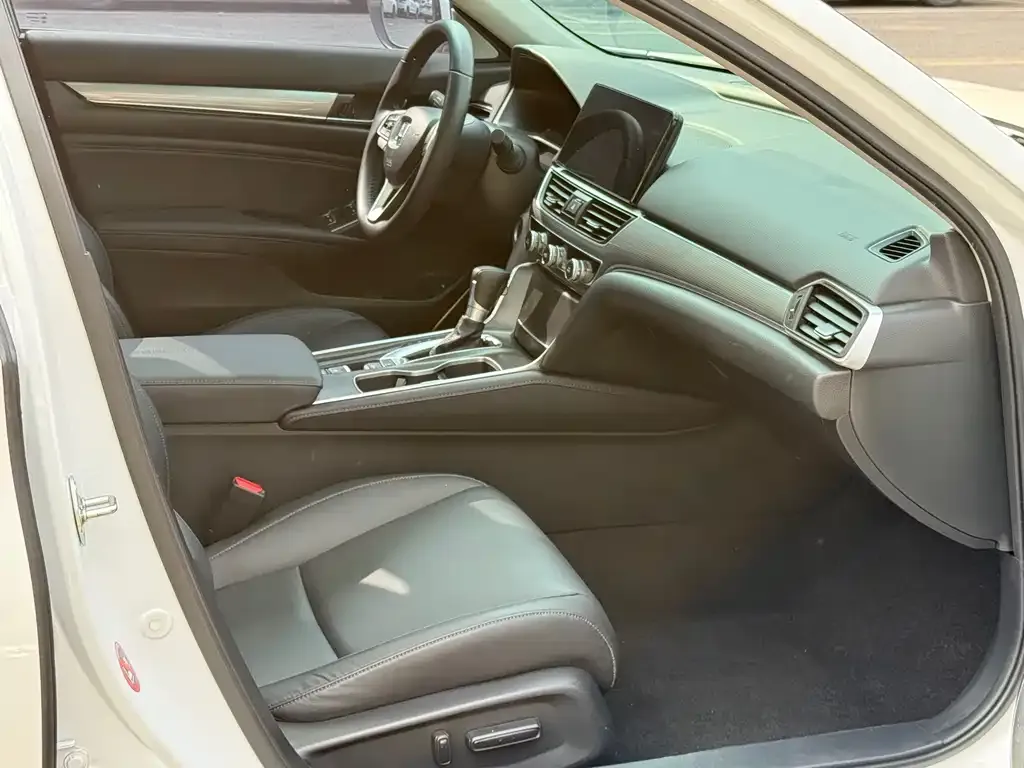 Honda Accord — фото 4