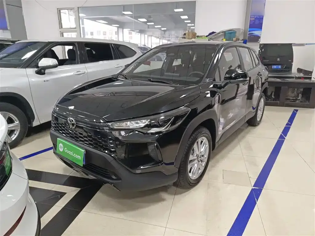 Toyota Corolla Cross — фото 1