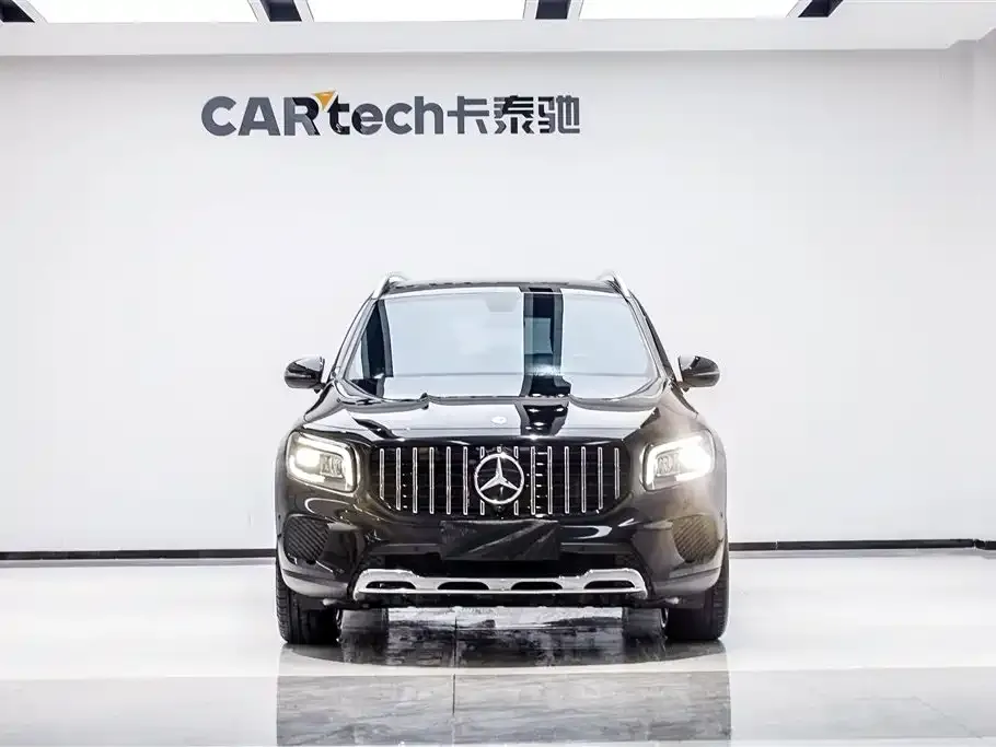 Mercedes-Benz GLB — фото 1