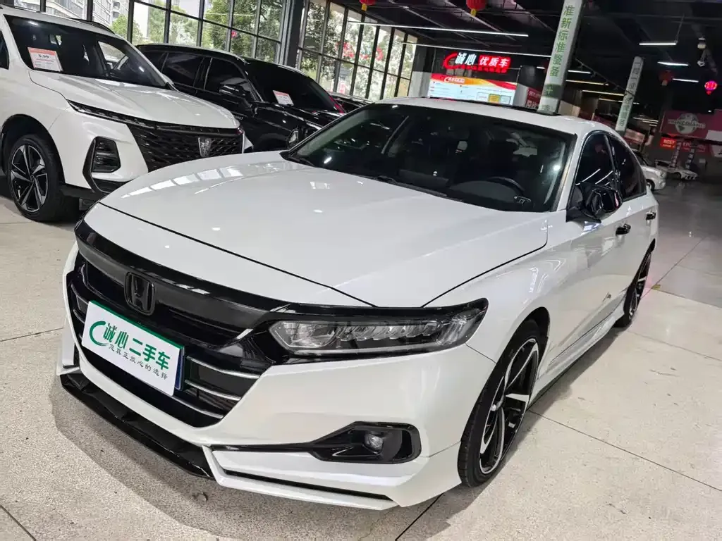 Honda Accord — фото 1