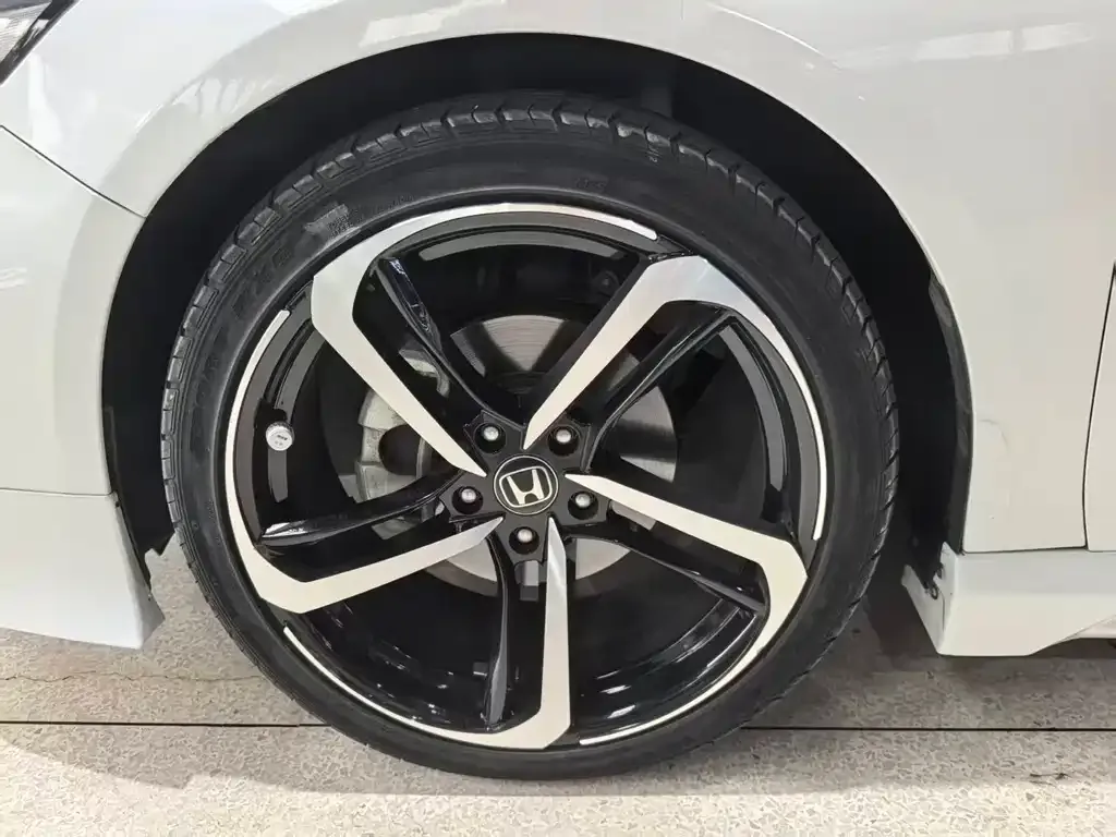 Honda Accord — фото 9
