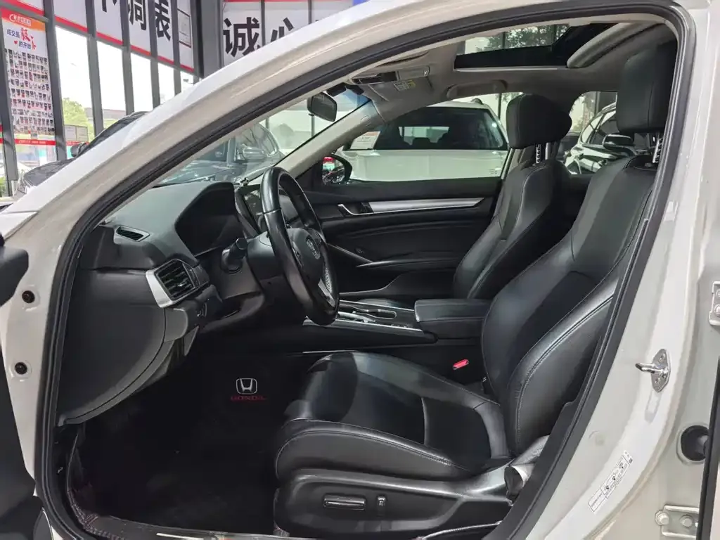 Honda Accord — фото 4