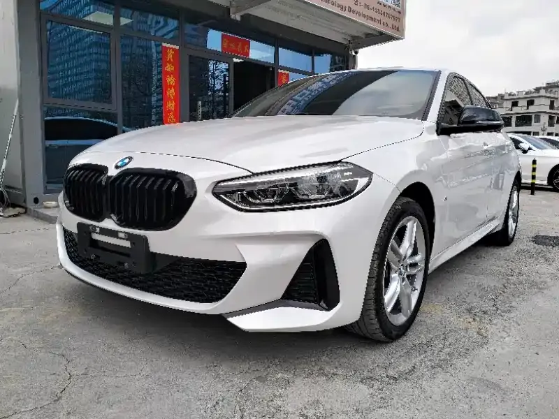 BMW 1 Series — фото 1